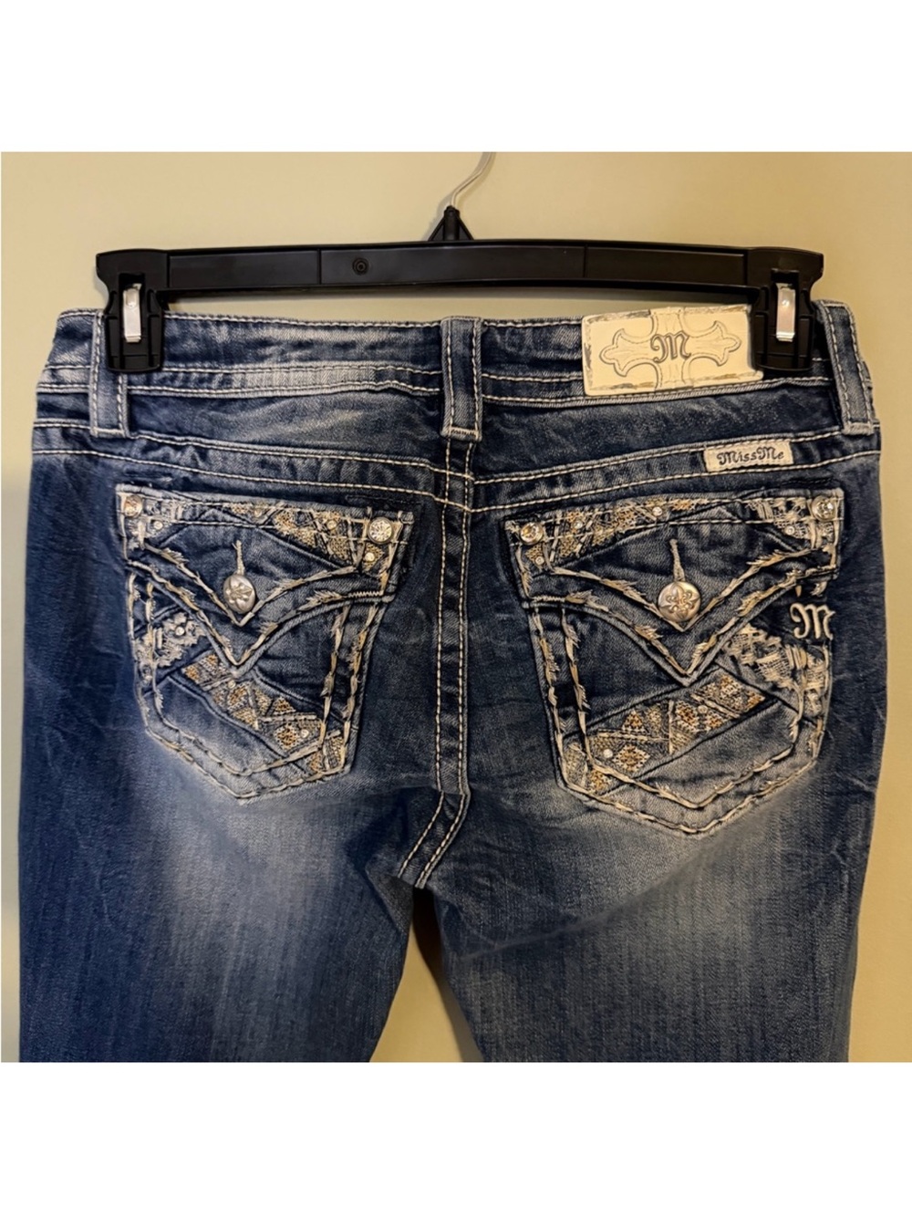 Gorgeous Miss Me Signature Boot Jeans Embellished Back Pockets 33” Inseam